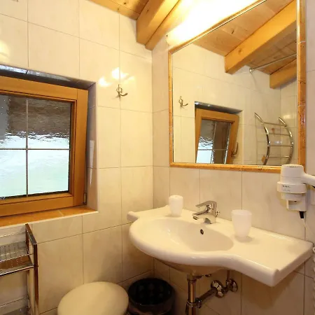 Beautiful Detached Chalet In Mayrhofen Ramsau Tyrol With Sauna Horská chata