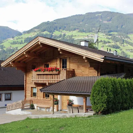 Beautiful Detached Chalet In Mayrhofen Ramsau Tyrol With Sauna Horská chata *